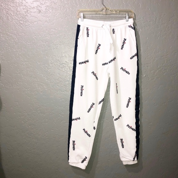 Zoe Karssen sweat pants with “repeating private” - Picture 2 of 8